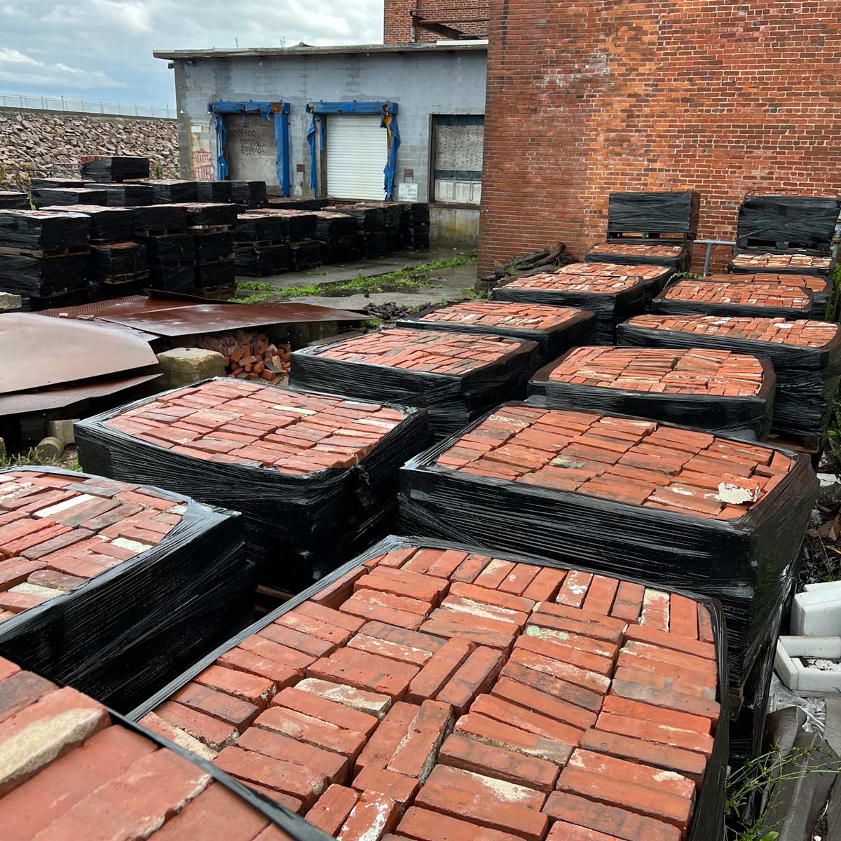 Reclaimed Bricks - Full Size - Samples Qty 3 / Box